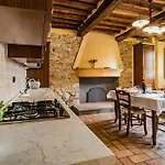 Tuscan Stone With Pool Near Lucca Apartment