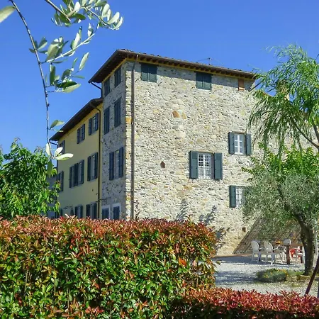 Tuscan Stone With Pool Near Lucca Apartment
